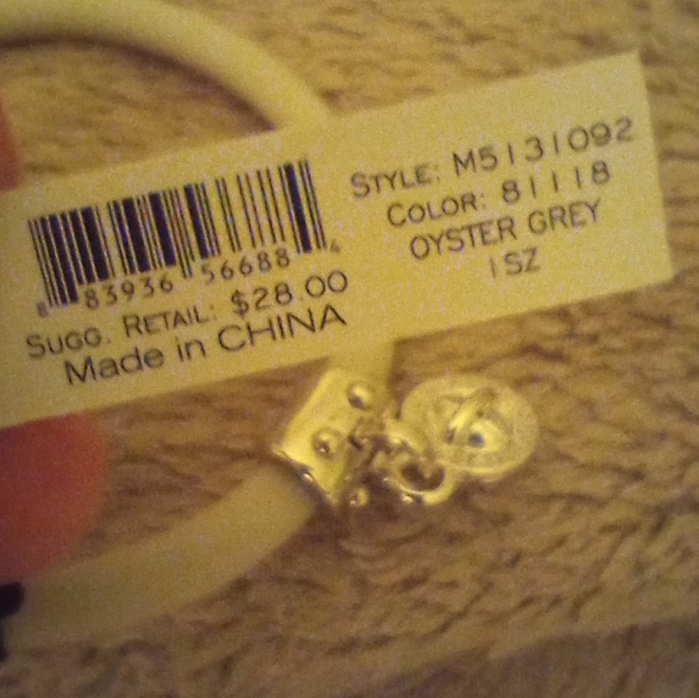 Marc By Marc Jacobs Bracelet In Beautiful Oyster Grey with Silver Charm, NWT - Picture 3 of 3